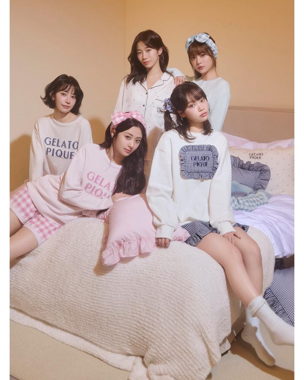 gelato pique White Frill Logo Socks