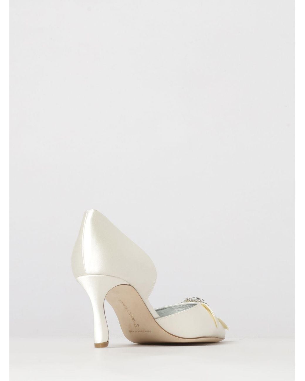Manolo Blahnik White Apidosa Bridal Satin Pumps With Jewelled Buckle