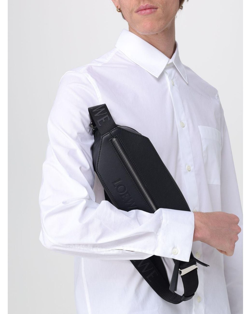 Slingbag Convertible di Loewe in Black da Uomo