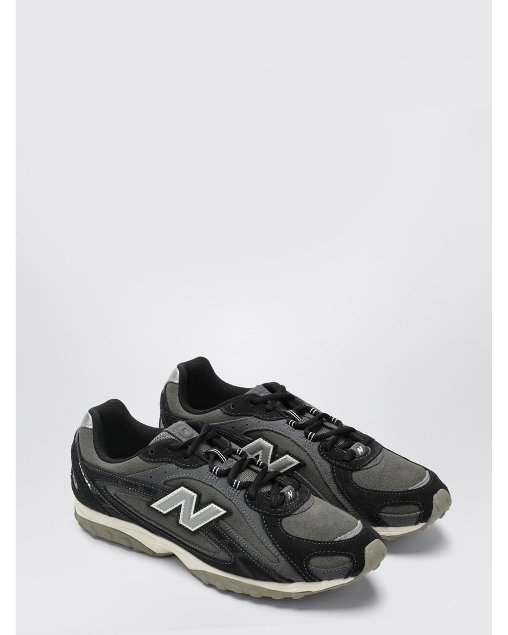 New Balance Black 204L Running Sneakers for men