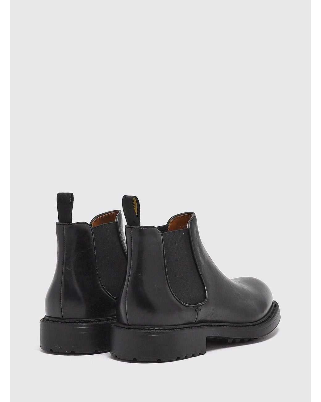 Doucal's Black Chukka Boots for men