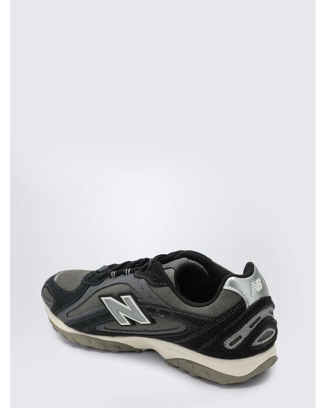 New Balance Black 204L Running Sneakers for men