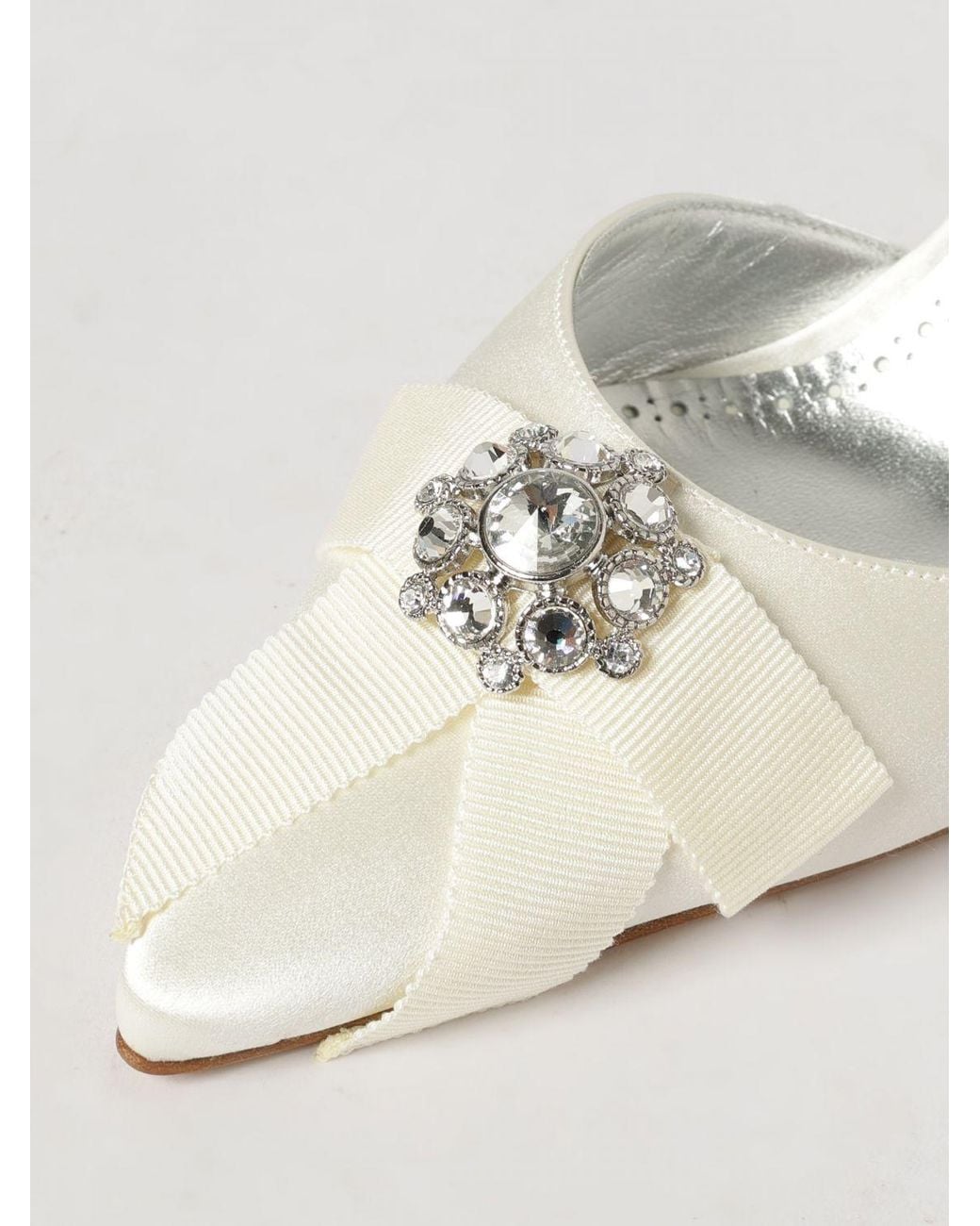 Manolo Blahnik White Apidosa Bridal Satin Pumps With Jewelled Buckle