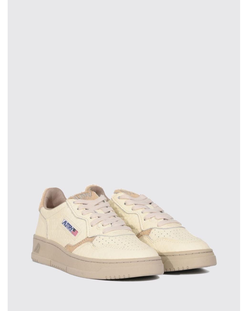 Autry Natural Medalist Low Grained Leather Trainers With Perforated Toe