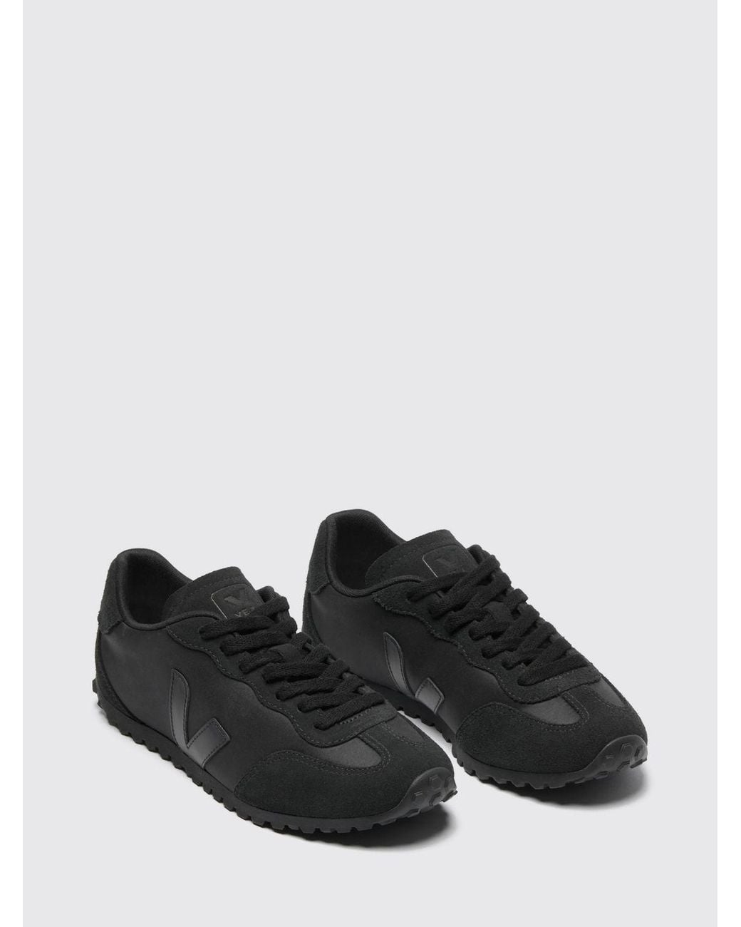 Veja Black Gt Low-Top Sneakers for men