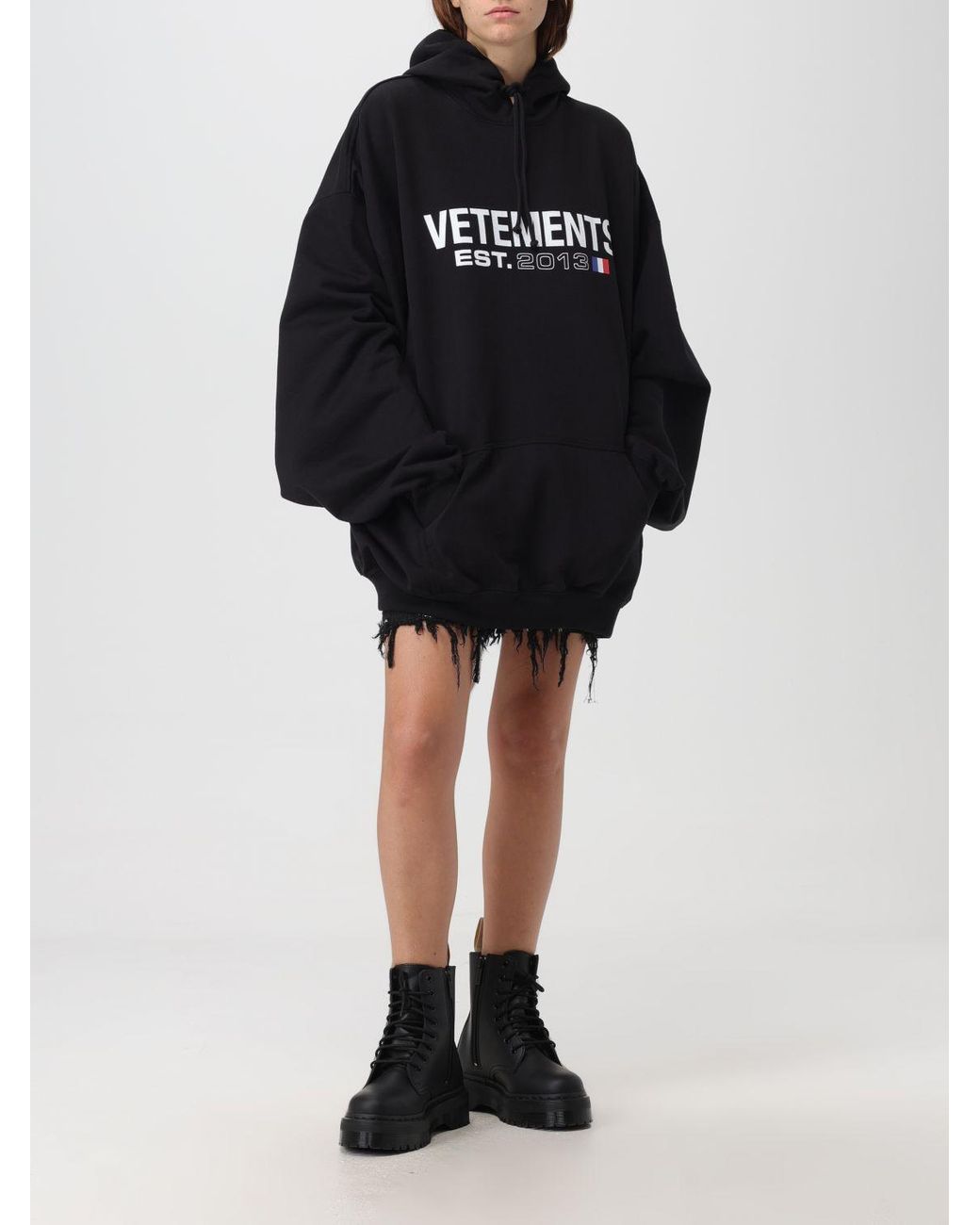 Vetements hotsell black sweatshirt