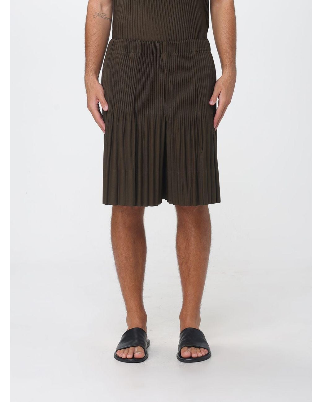 Homme Plissé Issey Miyake Black Homme Plissé Issey Miyake Knee-Length Pleated Shorts for men