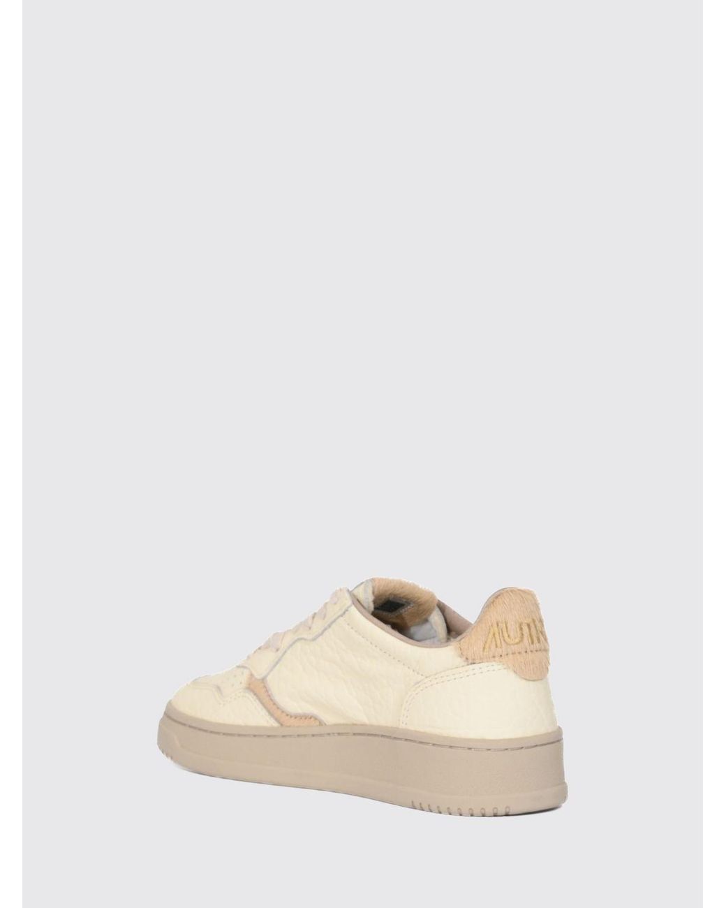 Autry Natural Medalist Low Grained Leather Trainers With Perforated Toe