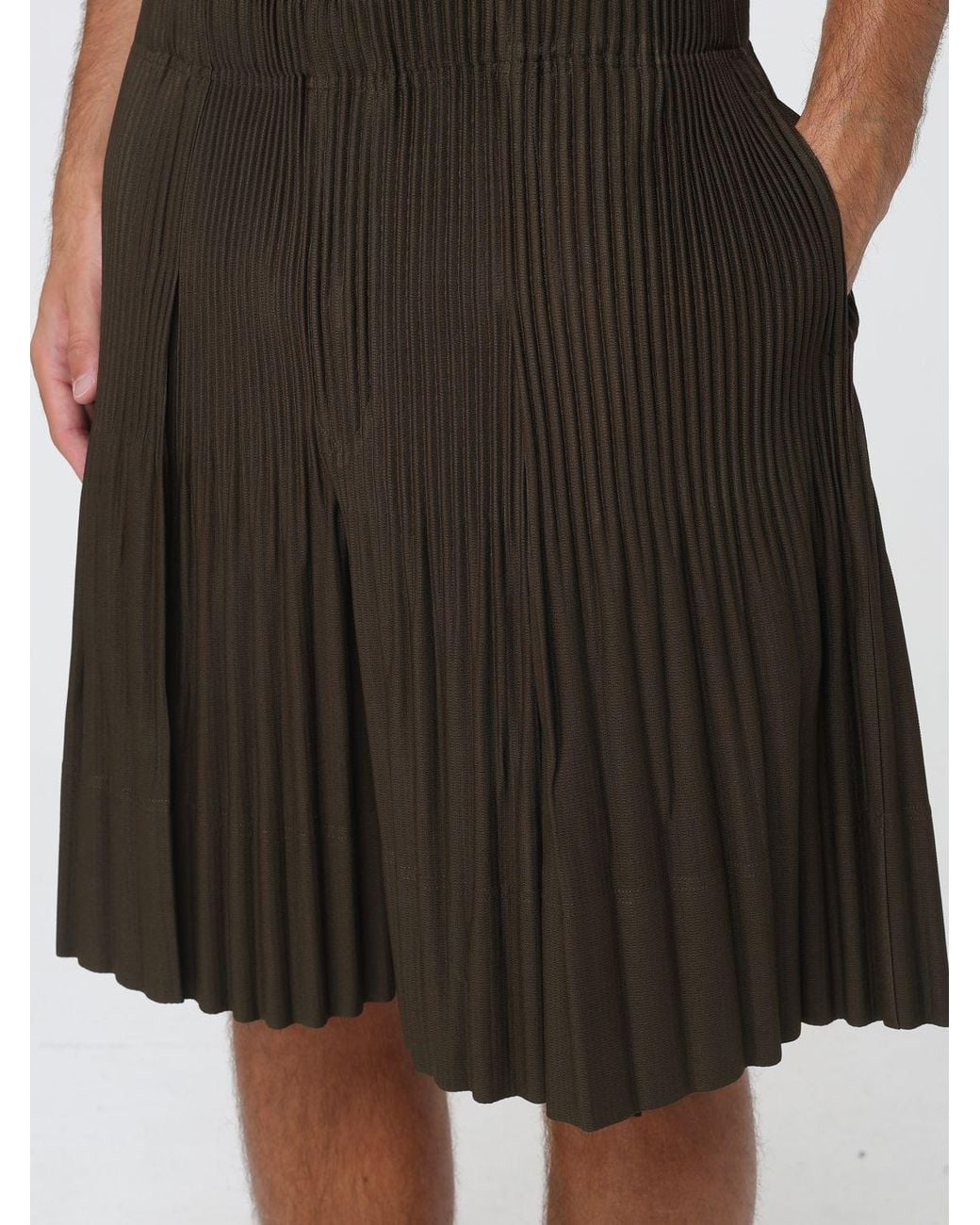Homme Plissé Issey Miyake Black Homme Plissé Issey Miyake Knee-Length Pleated Shorts for men