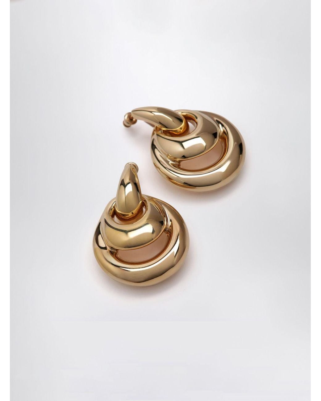 Panconesi White Blow Up Hängeohrringe Aus 18K Vergoldetem Messing Mit Abgerundetem Design