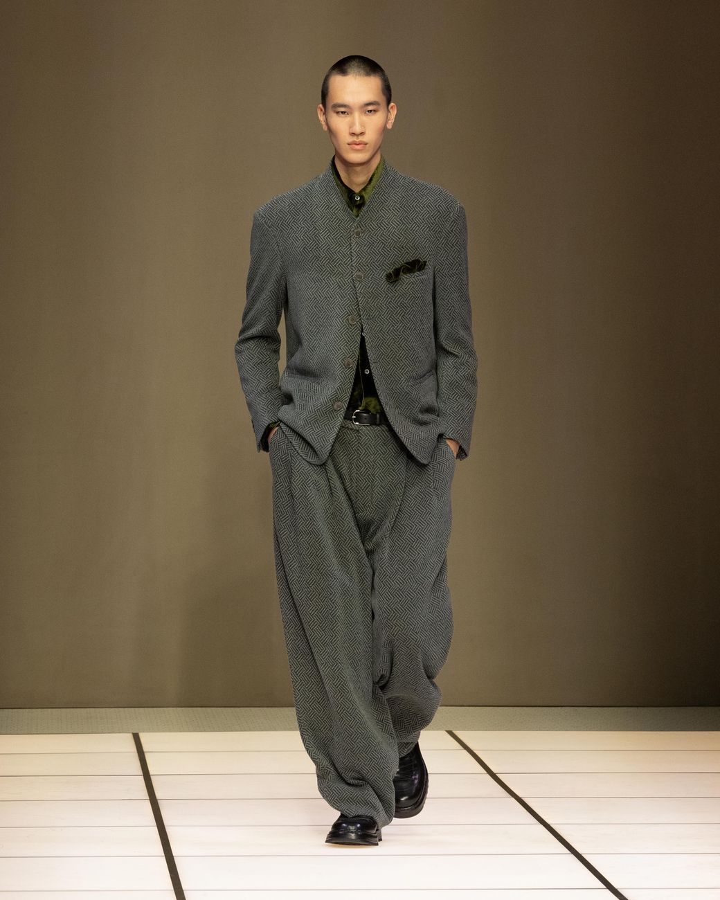 Giorgio Armani Gray Blazer One Shot Wool Chenille Geometric Design for men