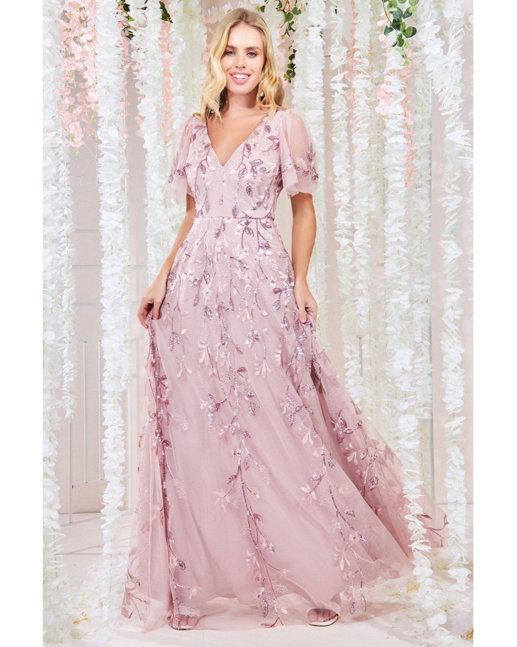 Embroidered maxi dresses with sleeves 2025
