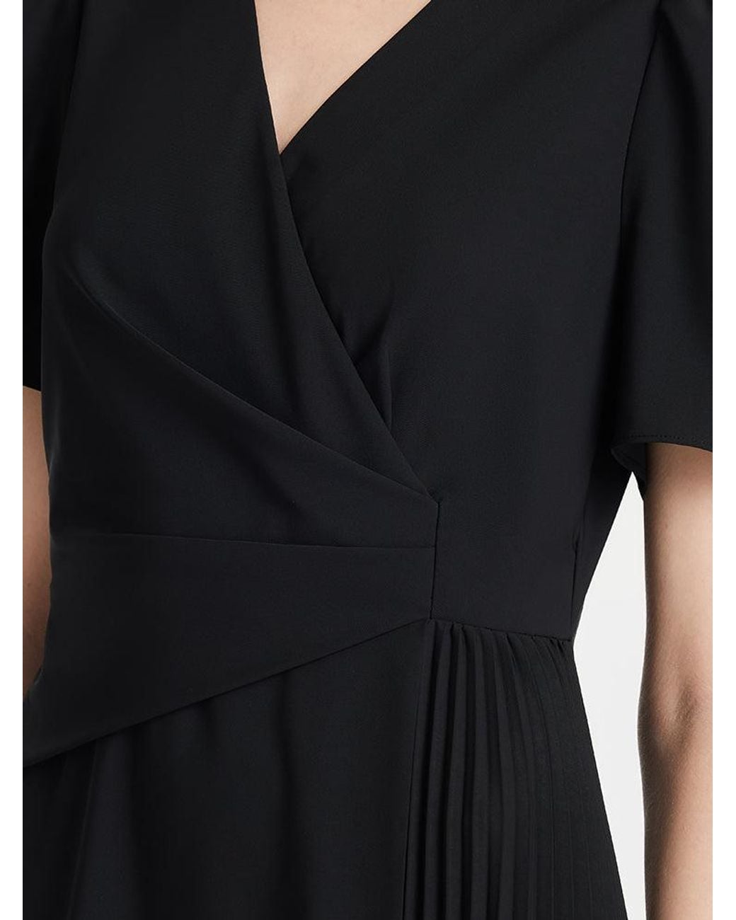 GOELIA Black V-Neck Patchwork Pleated Mini Dress