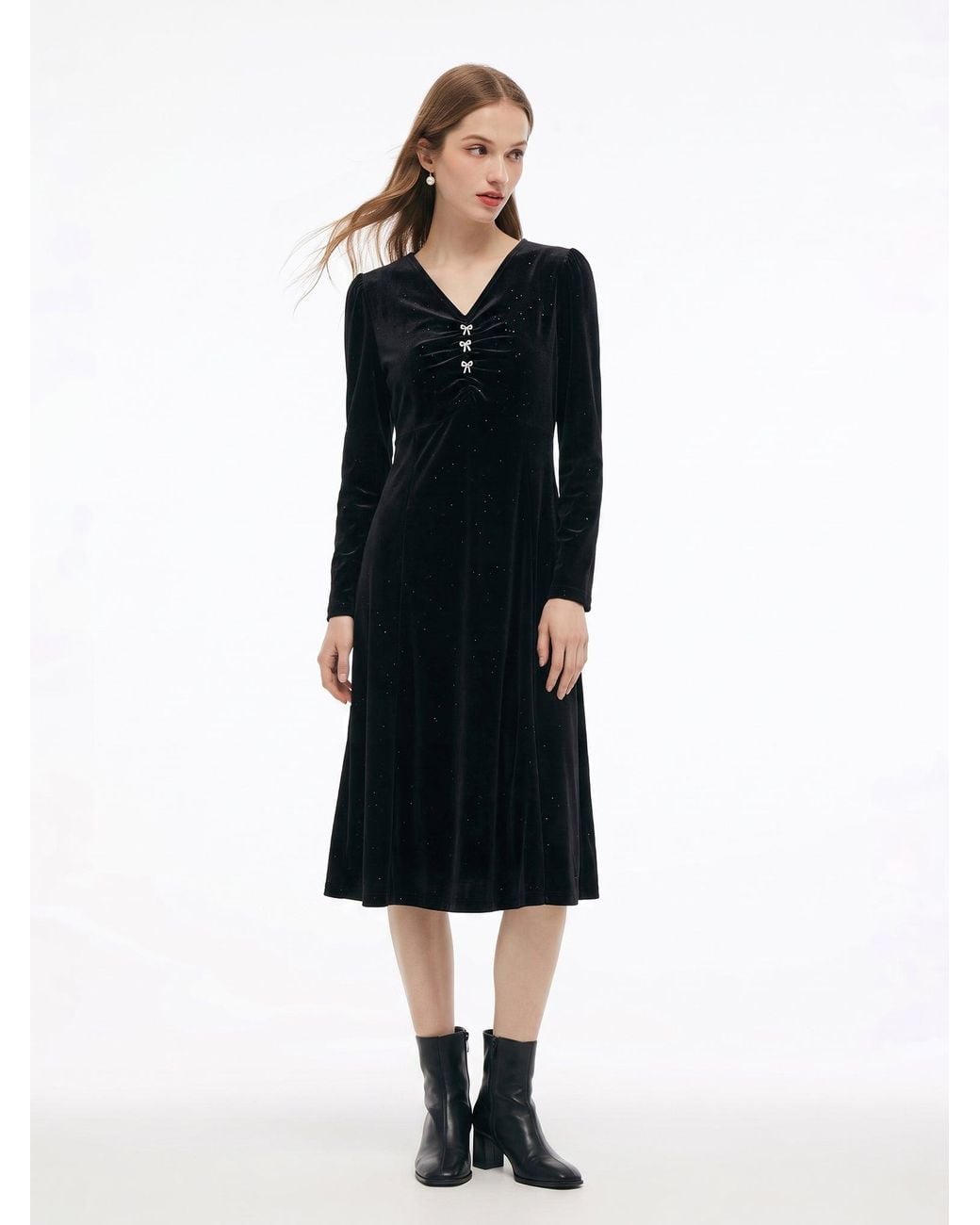 Velvet Collapse GOELIA Velvet Sequins V-Neck Midi Dress in Black | Lyst