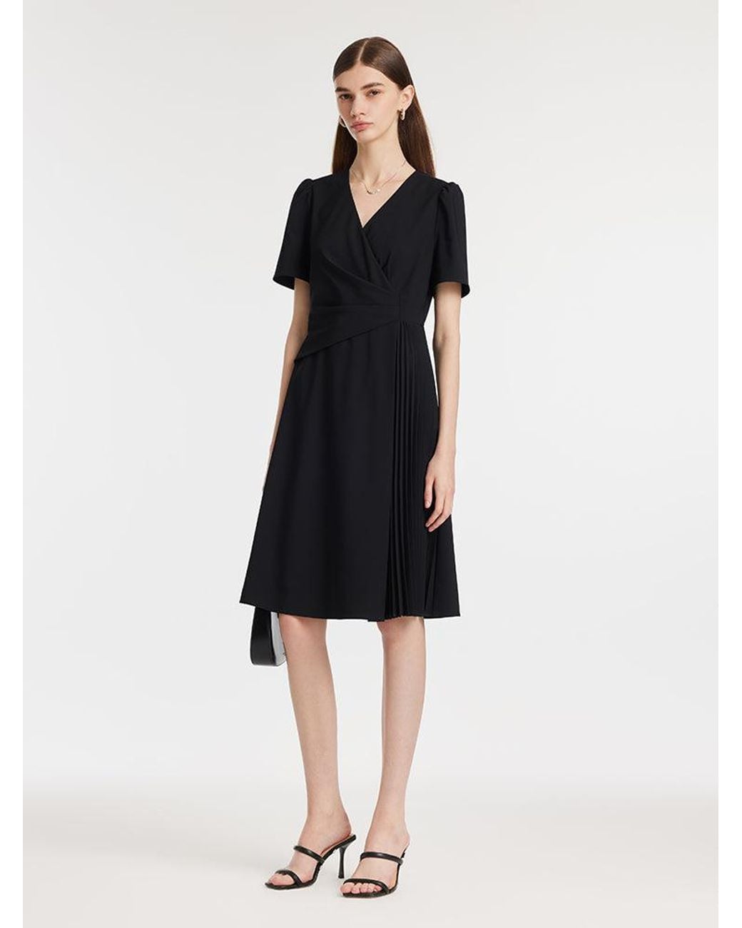 GOELIA Black V-Neck Patchwork Pleated Mini Dress