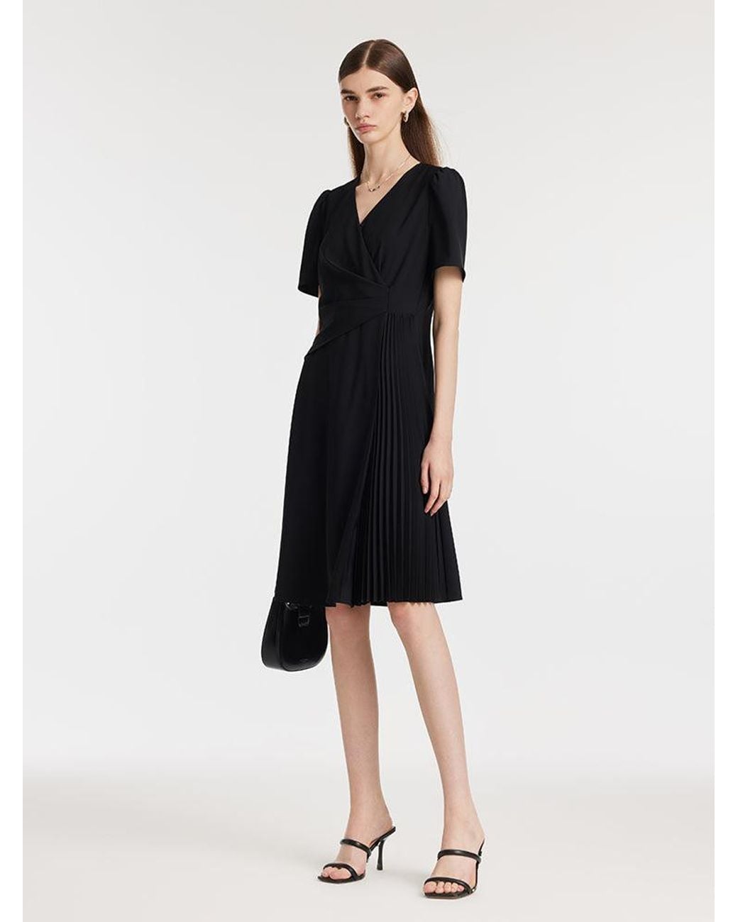 GOELIA Black V-Neck Patchwork Pleated Mini Dress