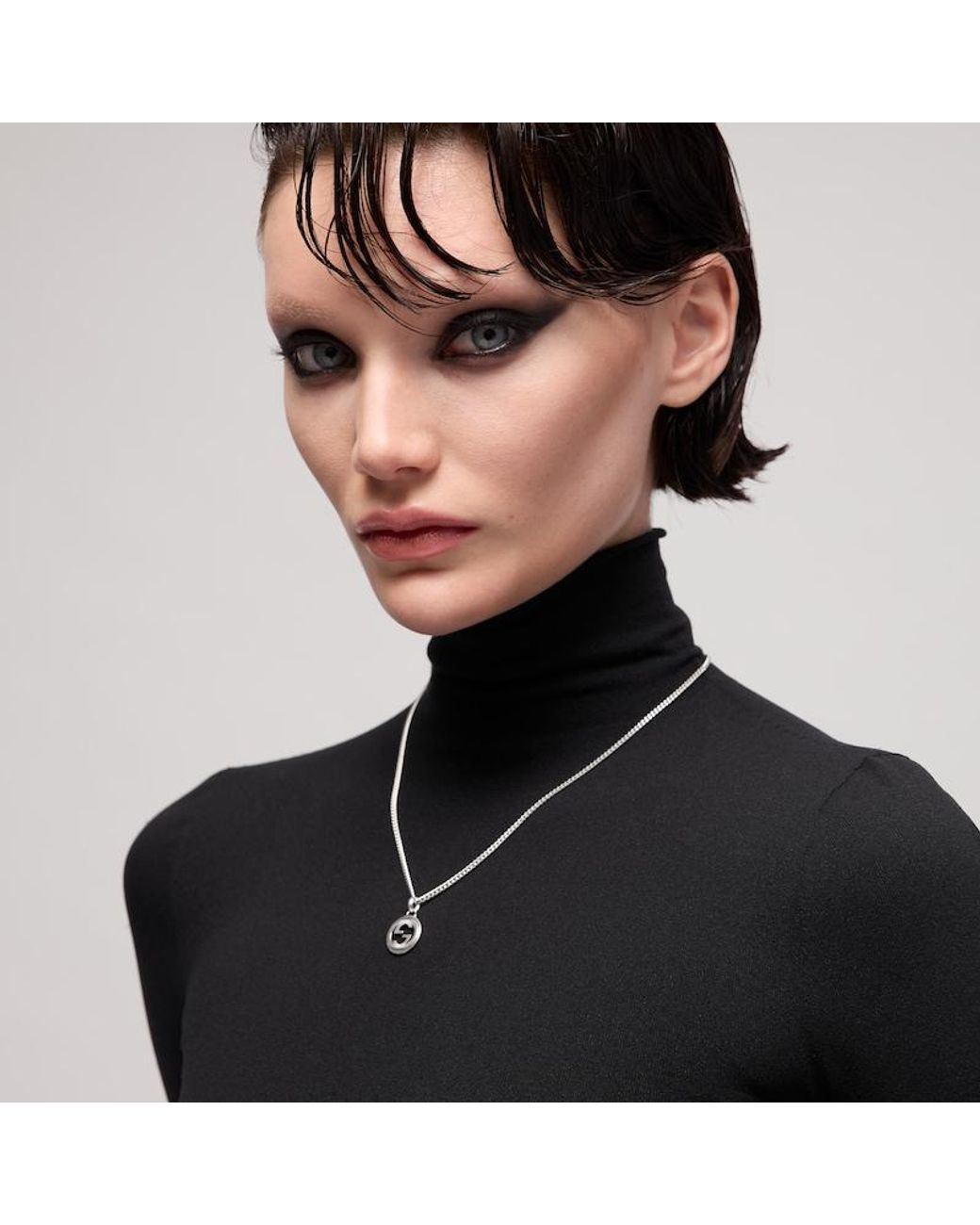 Gucci Metallic Interlocking Pendant Necklace