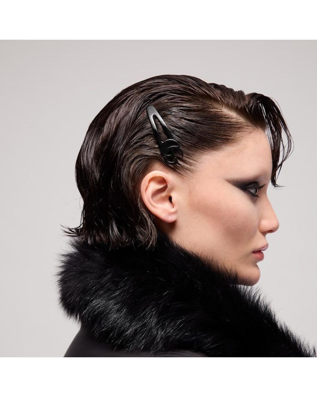 Gucci Black Hair Clip With Double G, Resin