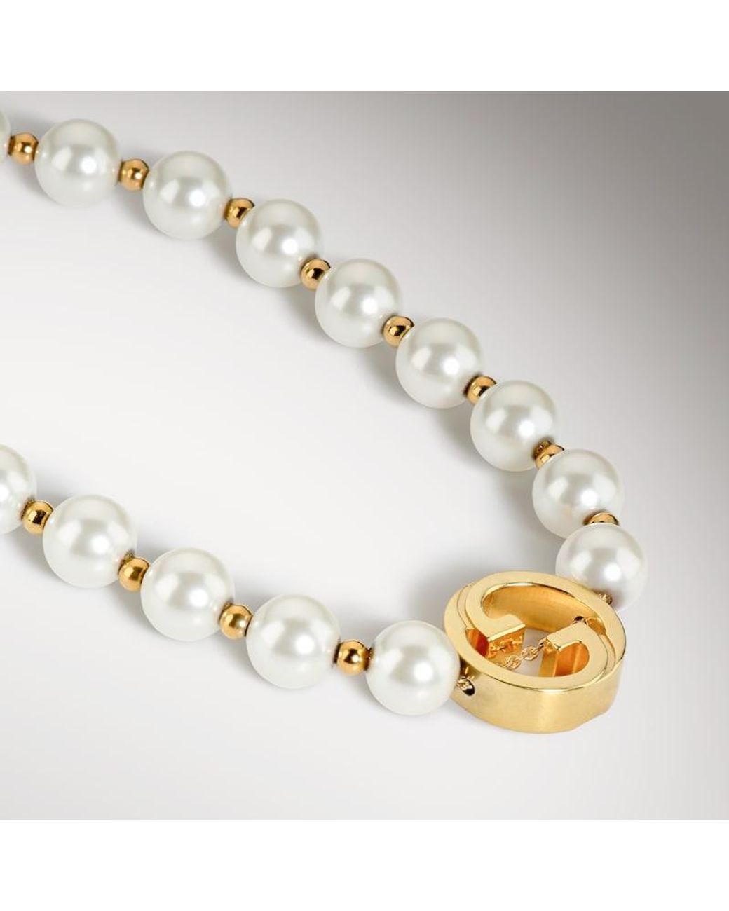 Gucci Metallic Interlocking Pearl Necklace