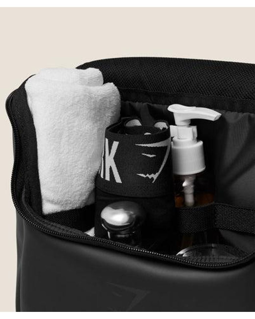 GYMSHARK Black Sleek Washbag
