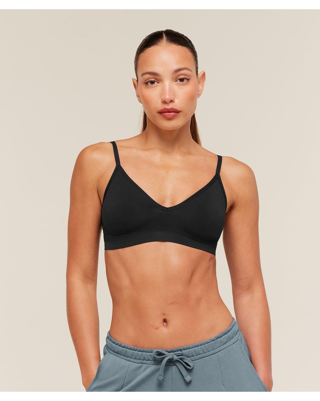 GYMSHARK Black Featherform V-Neck Bralette