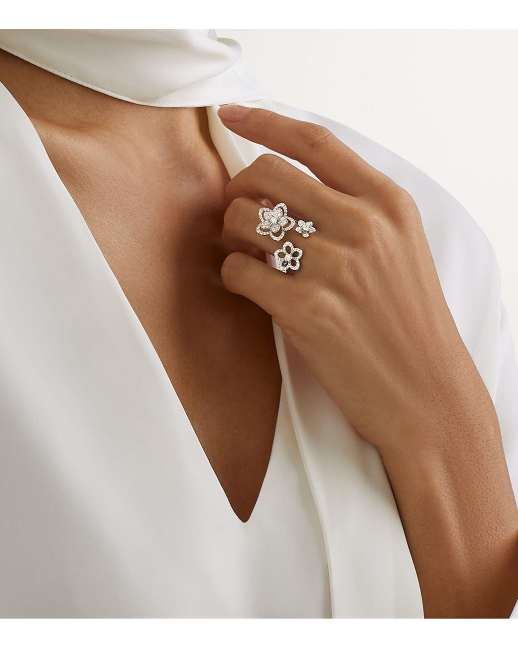 Graff White And Diamond Wild Flower Ring