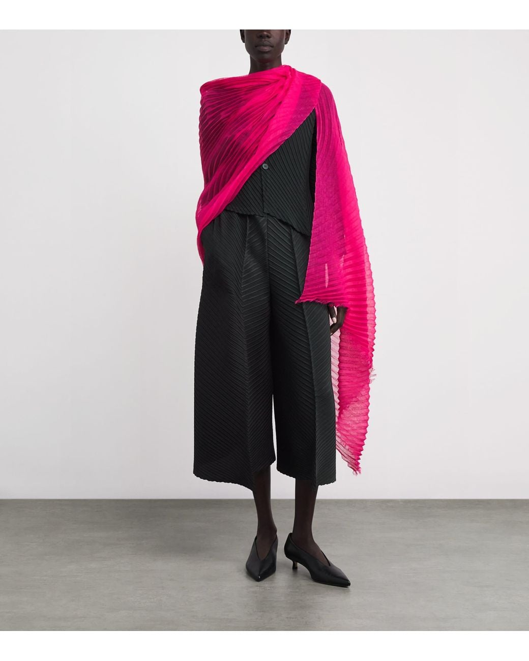 Issey Miyake Black Plaster Pleats Cropped Trousers
