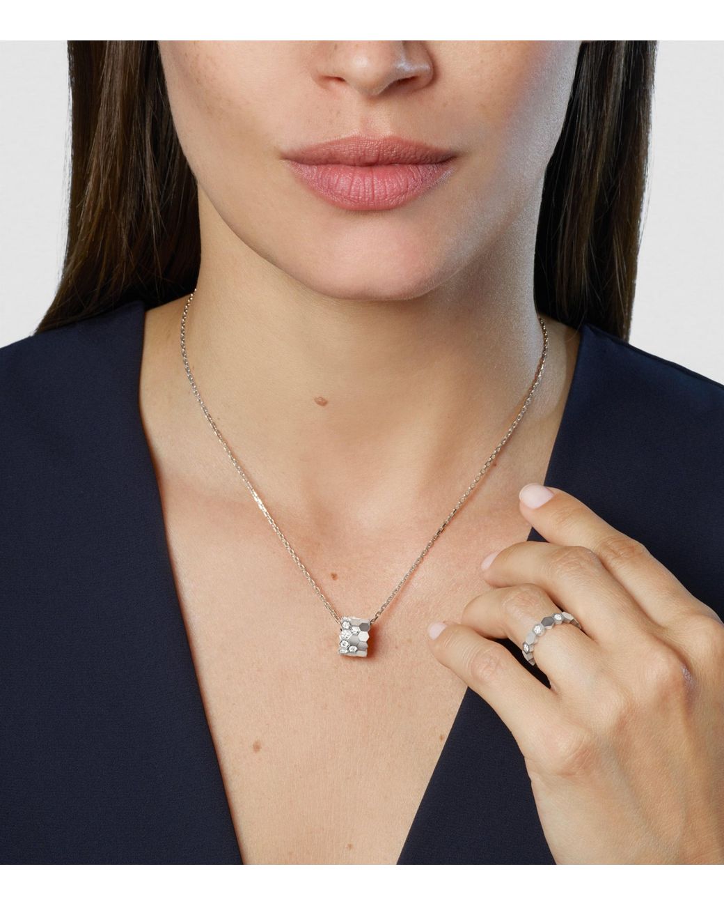 Chaumet White Medium And Diamond Bee De Necklace