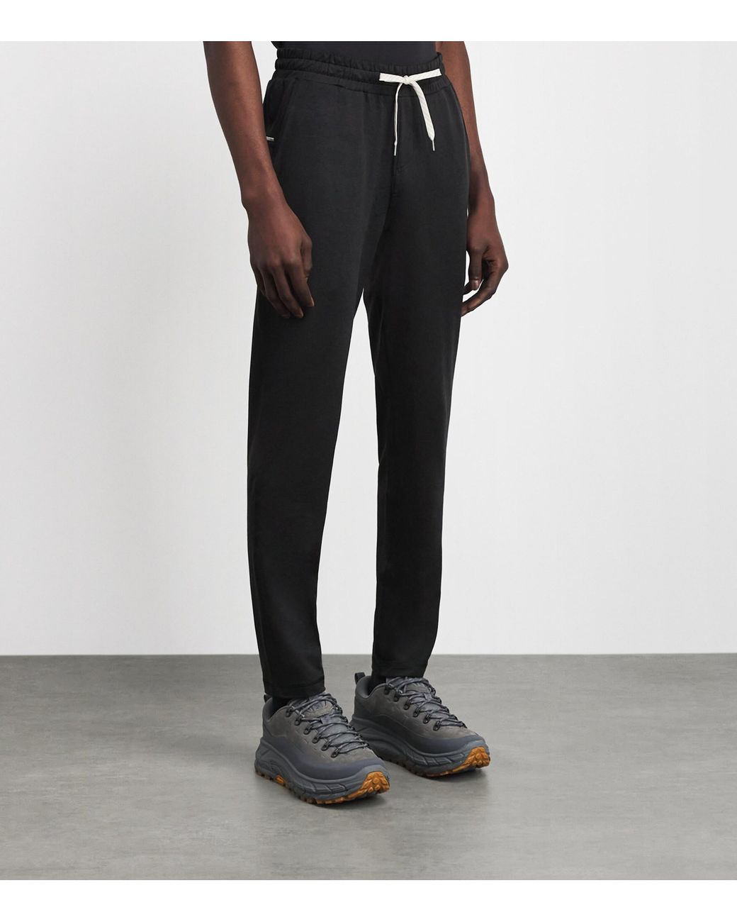 vuori Black Ponto Performance Sweatpants for men