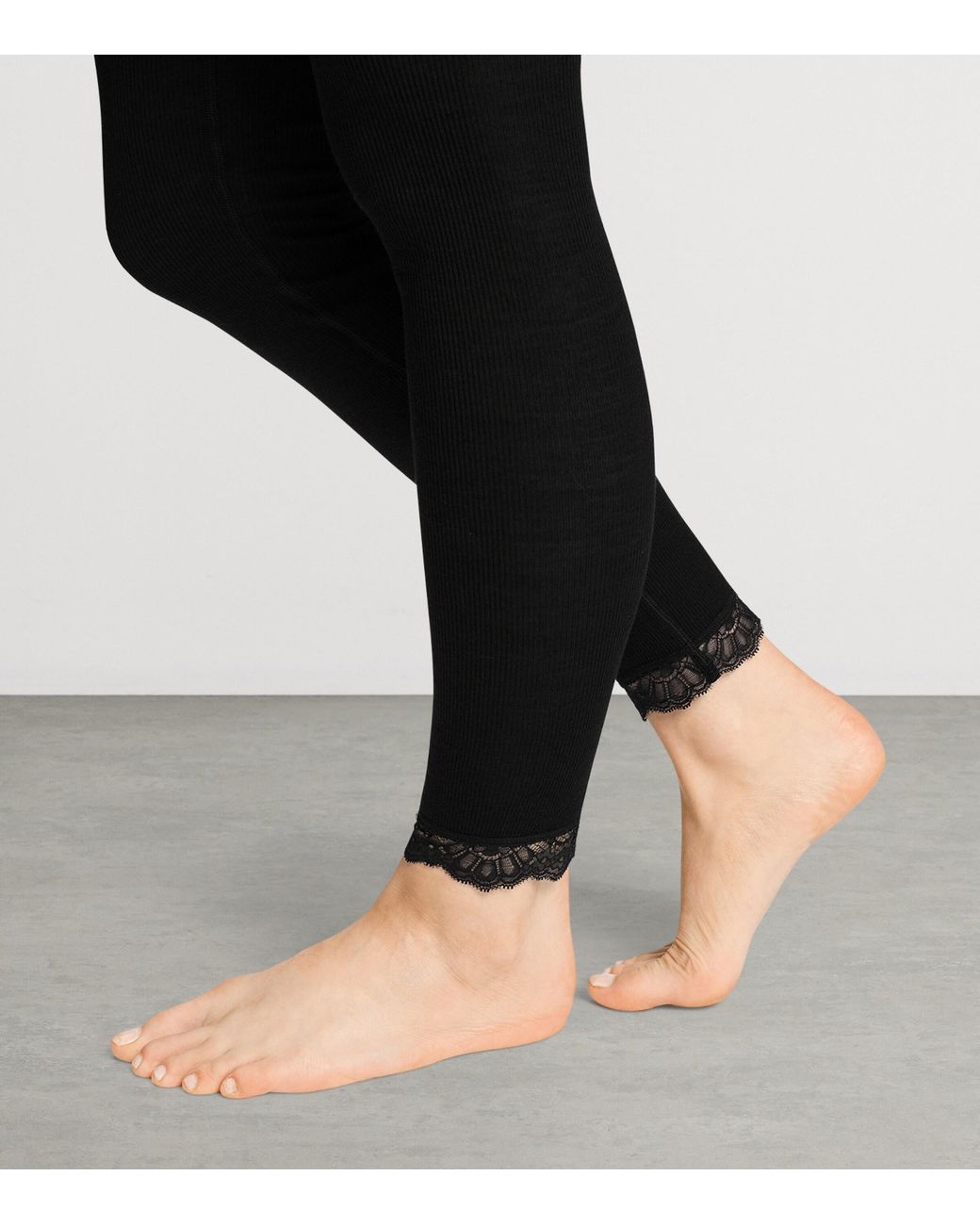 Hanro Black Wool-Silk Lace-Hem Leggings