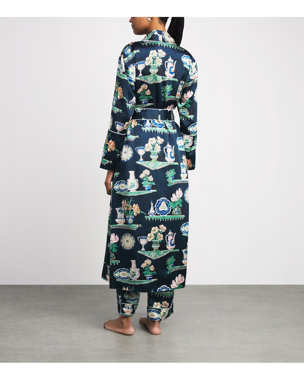 Olivia Von Halle Silk Pottery Print Capability Robe in Blue | Lyst