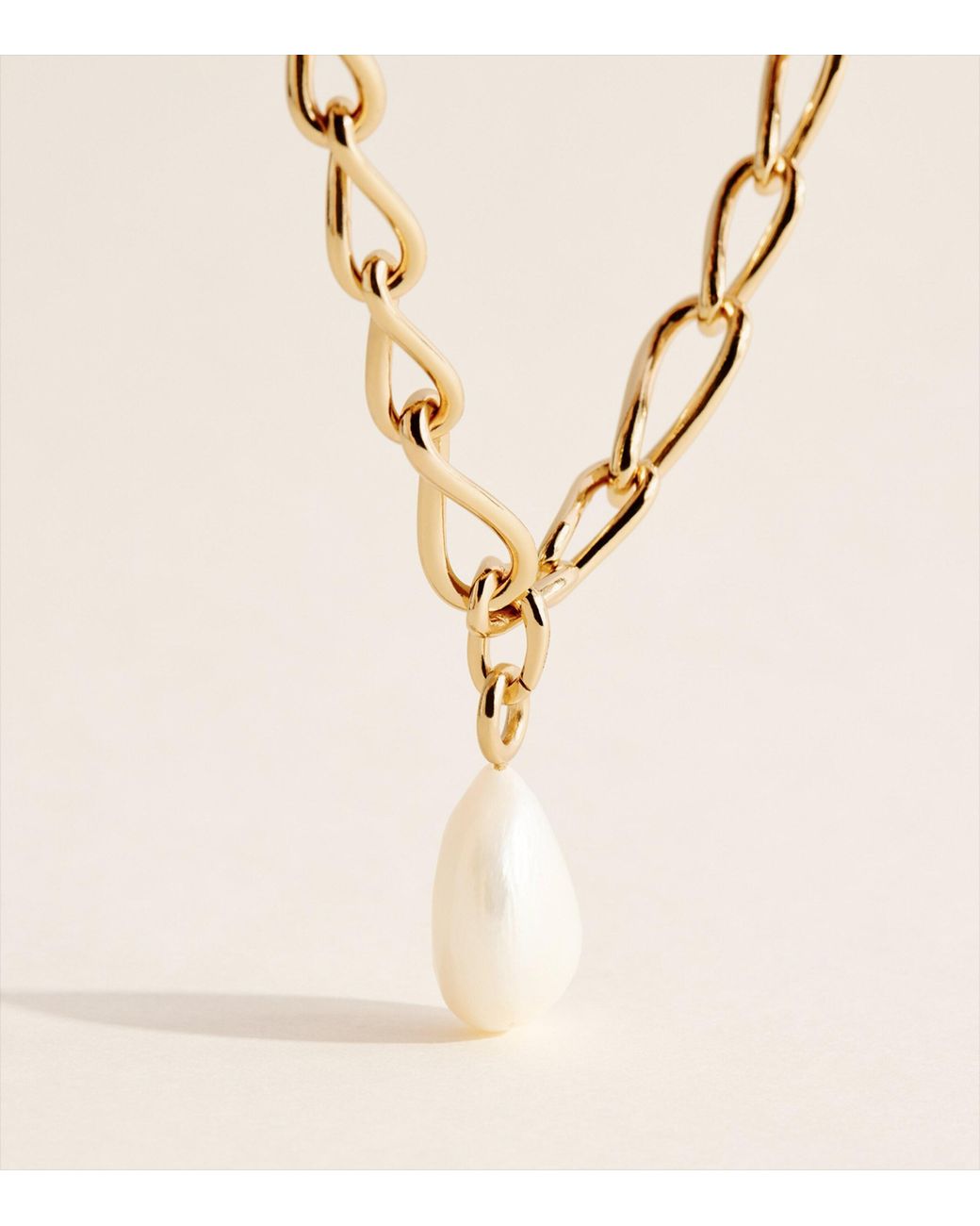 Astrid & Miyu Natural Plated And Pearl Necklace
