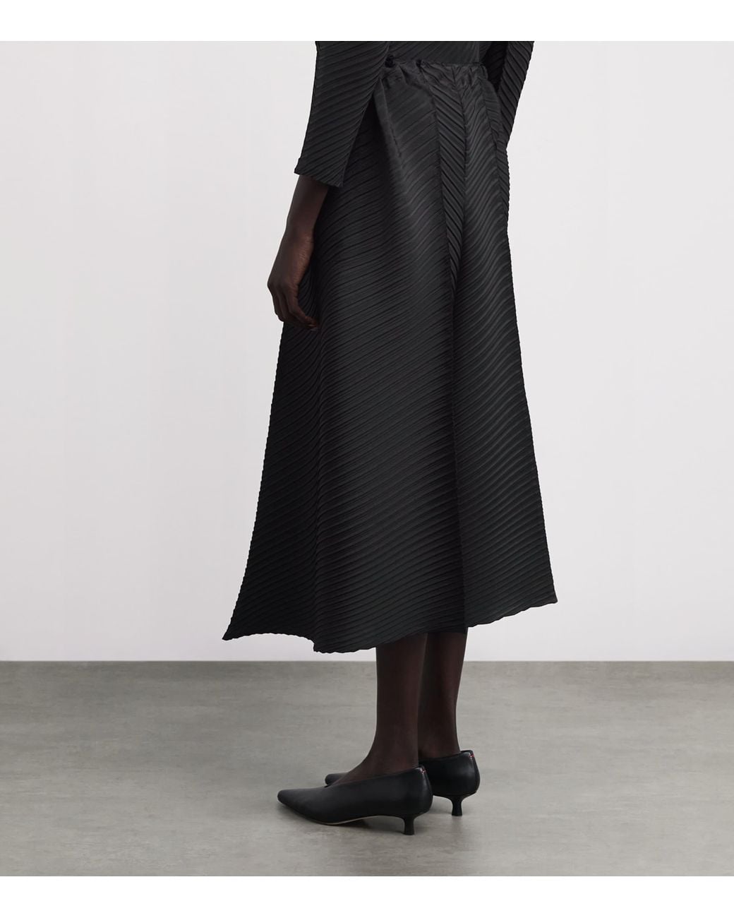 Issey Miyake Black Plaster Pleats Cropped Trousers