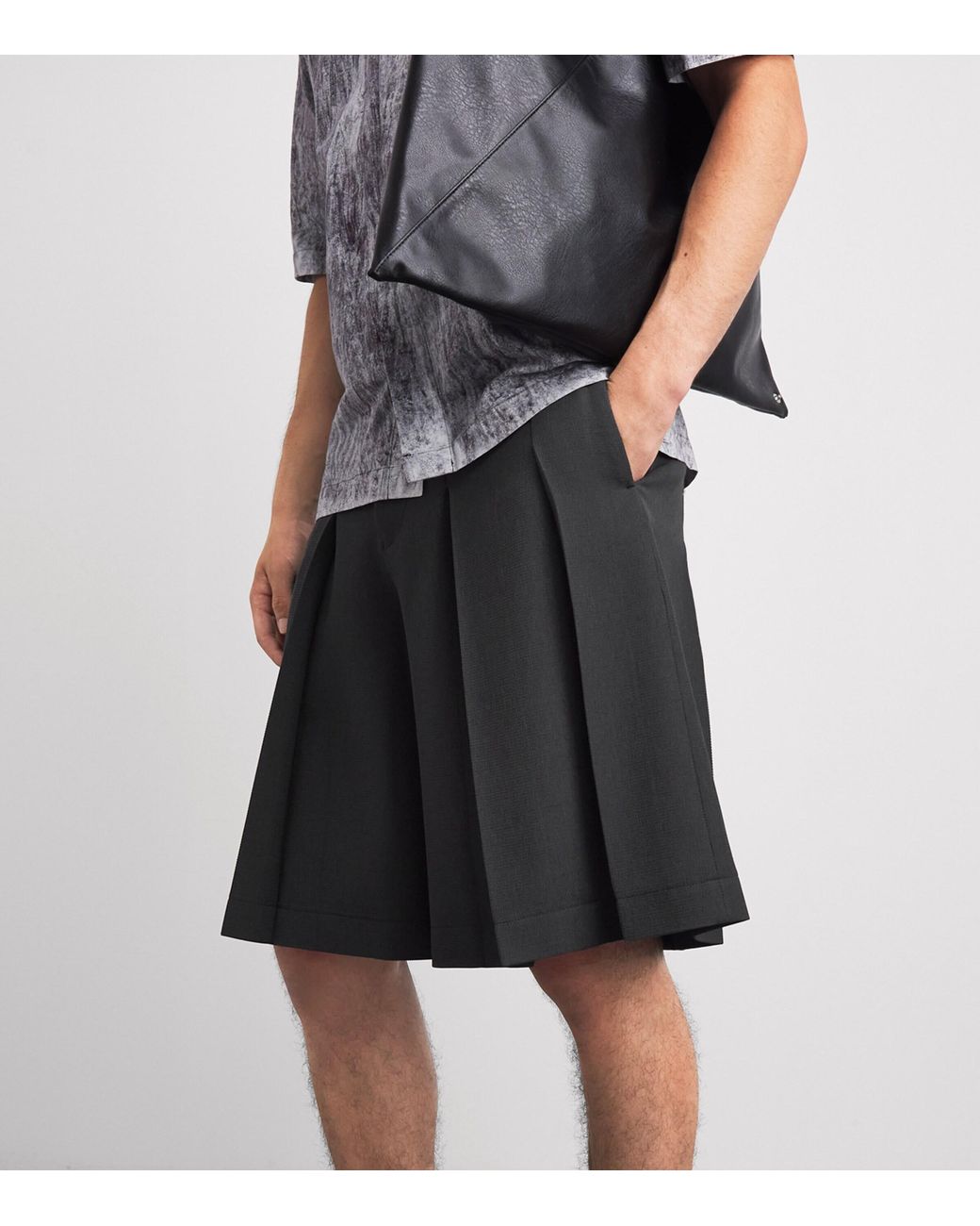 IM MEN Black Pleated Cornice Shorts for men
