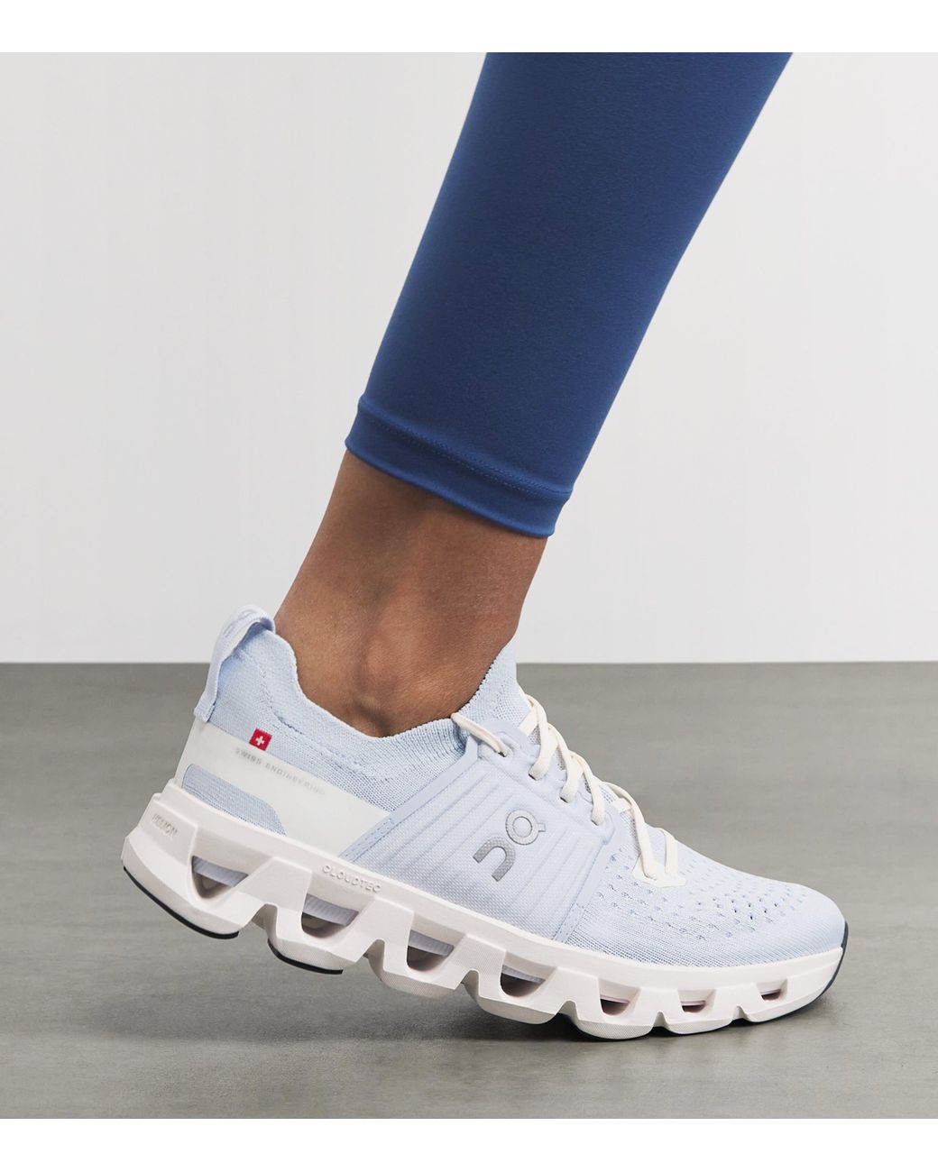 On Shoes White Cloudswift 4 Trainers