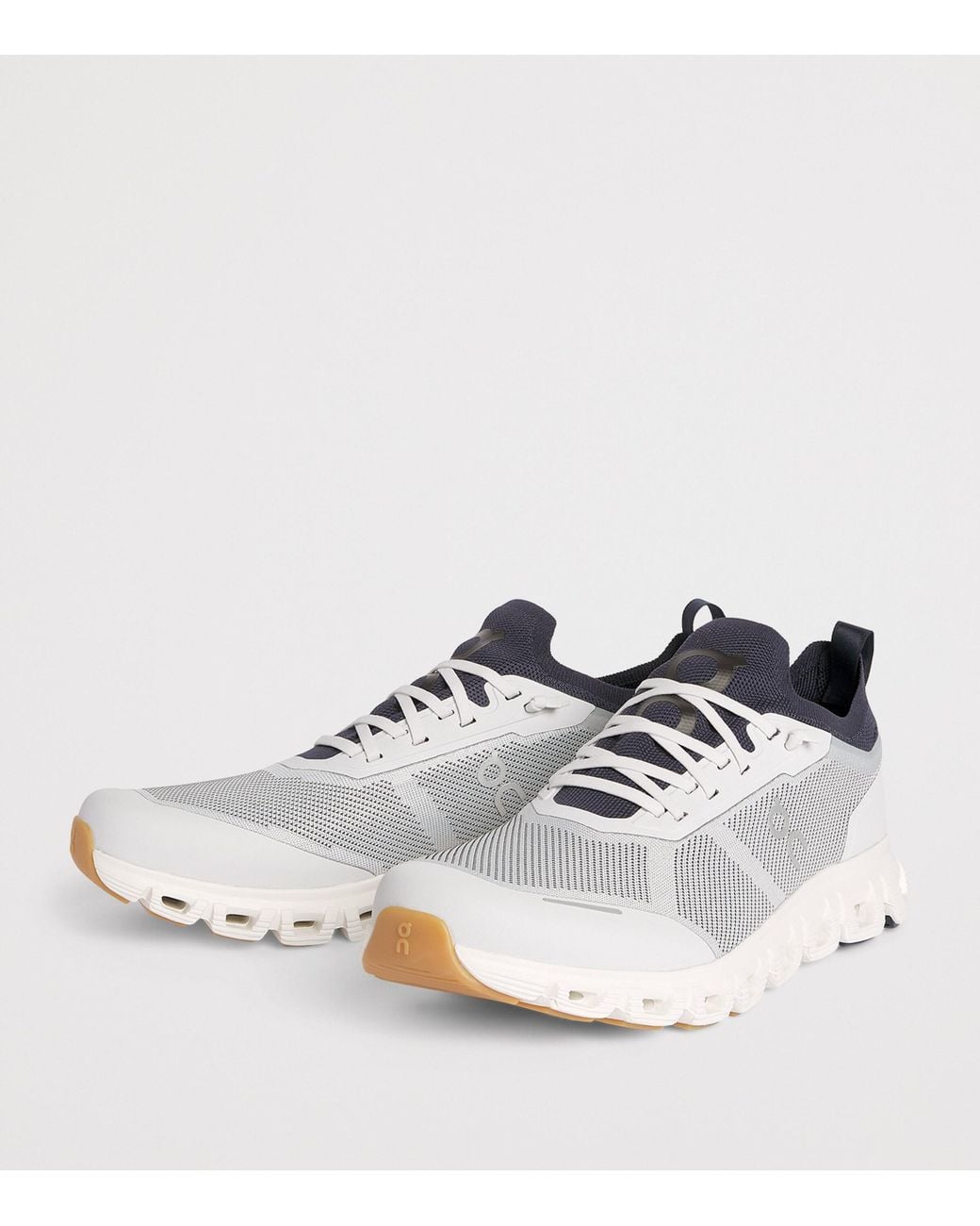 On Shoes White Cloud 6 Versa Trainers for men