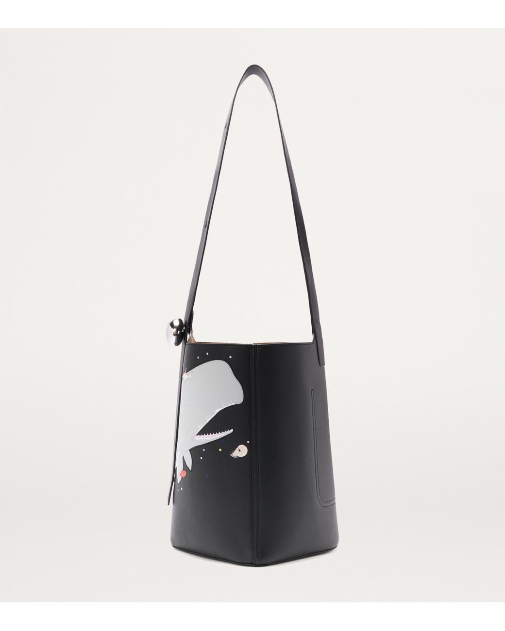 Loewe Medium Leather Whale Pebble Bucket Bag in Black | Lyst