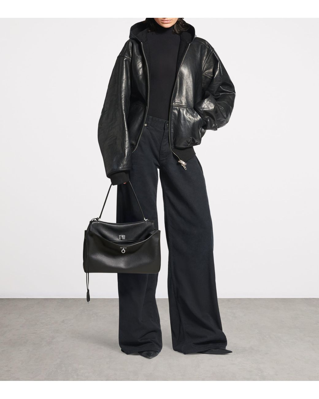 ショルダーバッグ・ポシェット BALENCIAGA MEDIUM BLACK RODEO BAG IN HAMMERED CALFSKIN BALENCIAGA】RODEO SLING ロデオ ポシェット ハンドバッグ