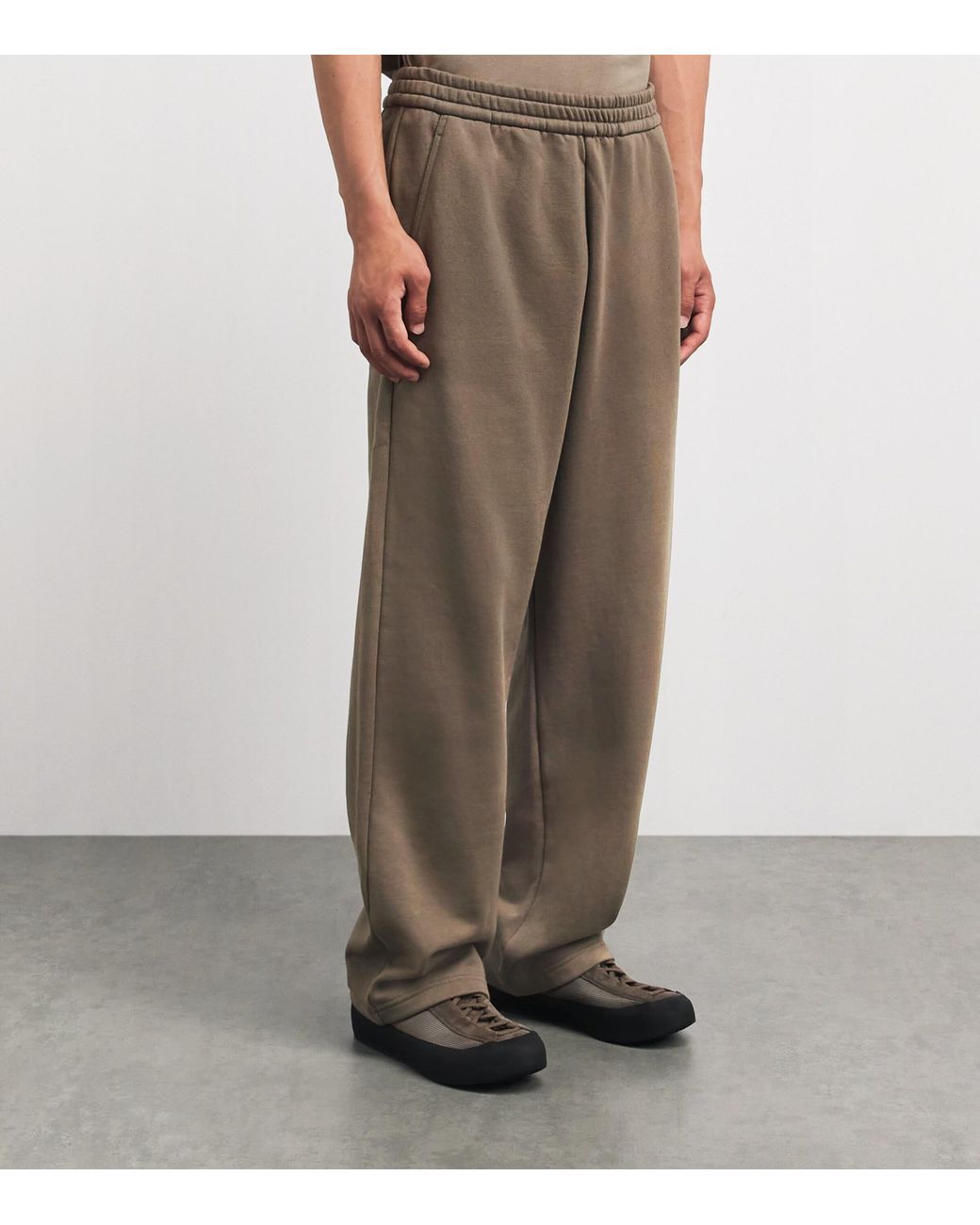 Moose Knuckles Brown Logo Yul Sweatpants for men