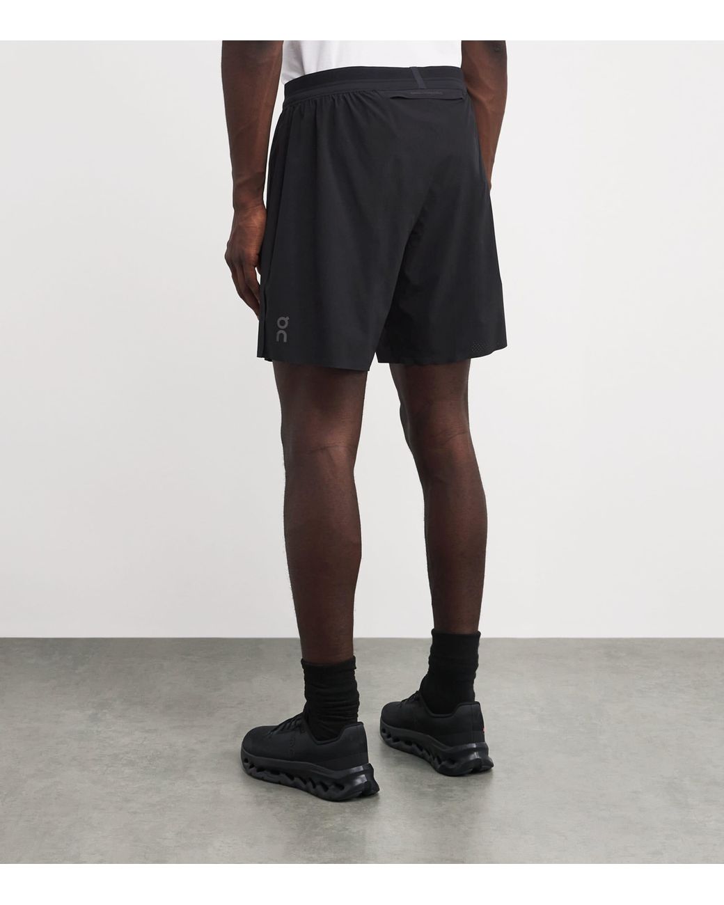 On Shoes Black 7" Performance Shorts for men