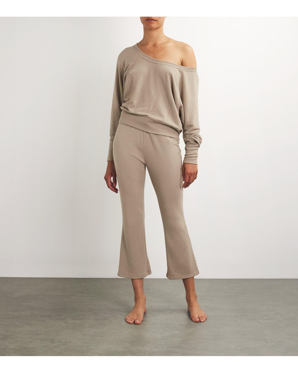Cropped flare sweatpants hotsell