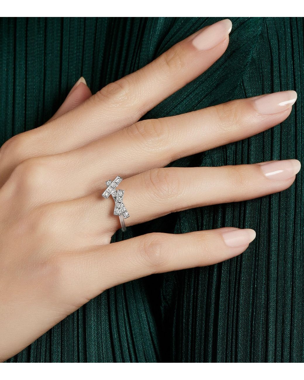Graff White And Diamond Threads Ring