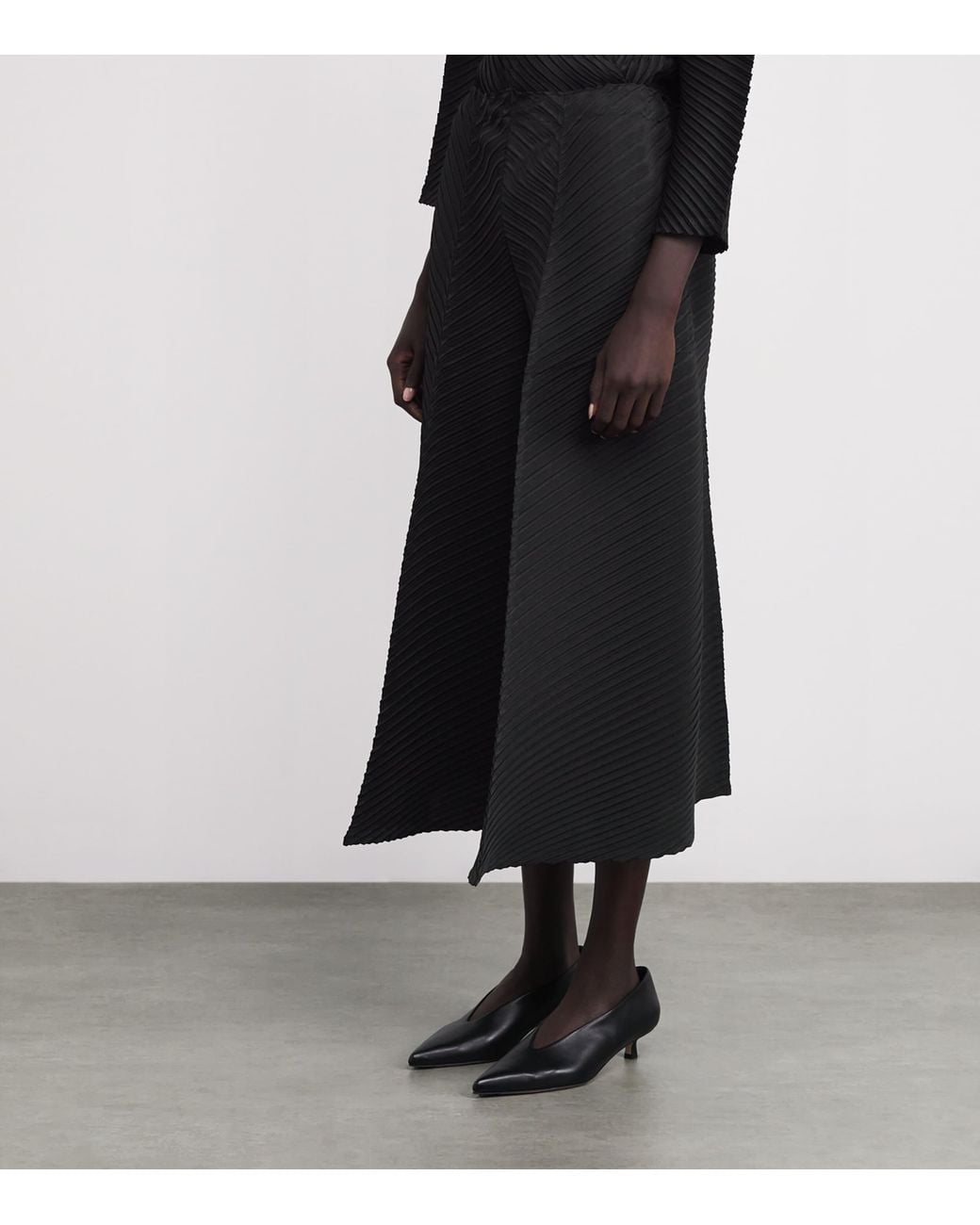 Issey Miyake Black Plaster Pleats Cropped Trousers