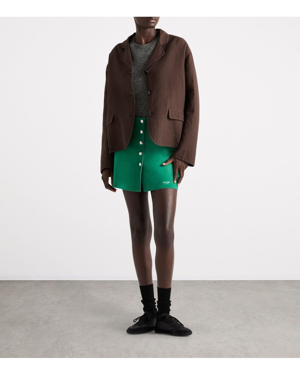 ミニスカート PRADA GRASS GREEN SUEDE MINI SKIRT 28625657_57974487_1000.jpg