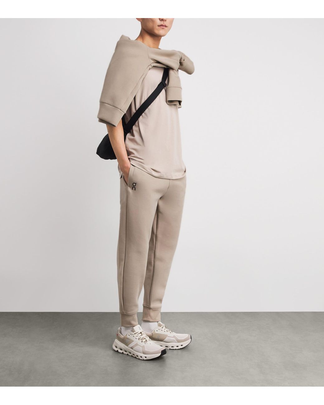 On Shoes Natural Focus Tech Sweatpants for men