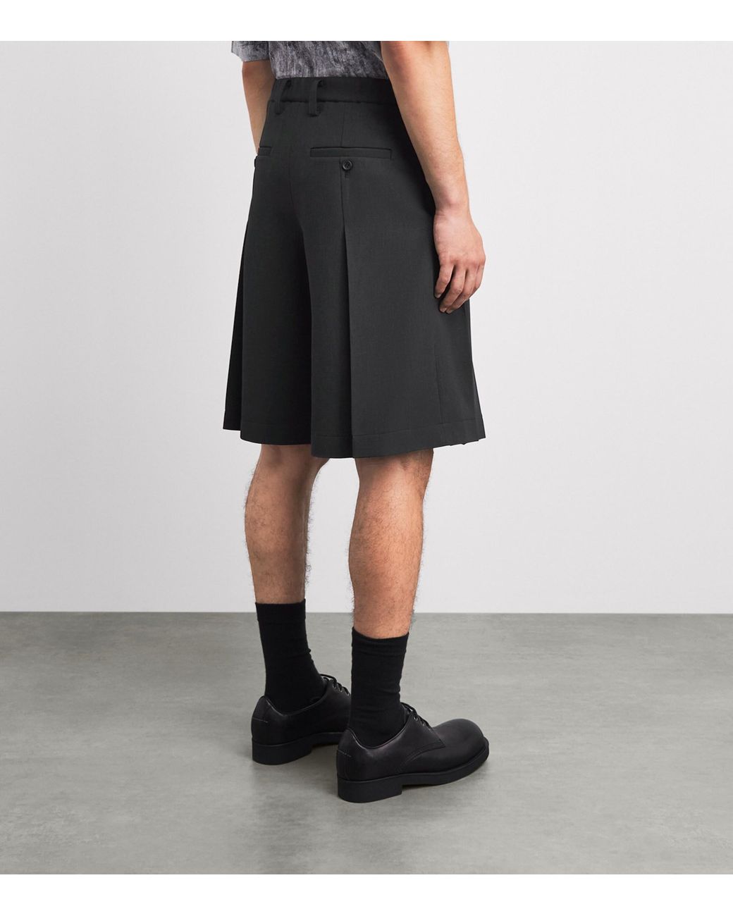 IM MEN Black Pleated Cornice Shorts for men