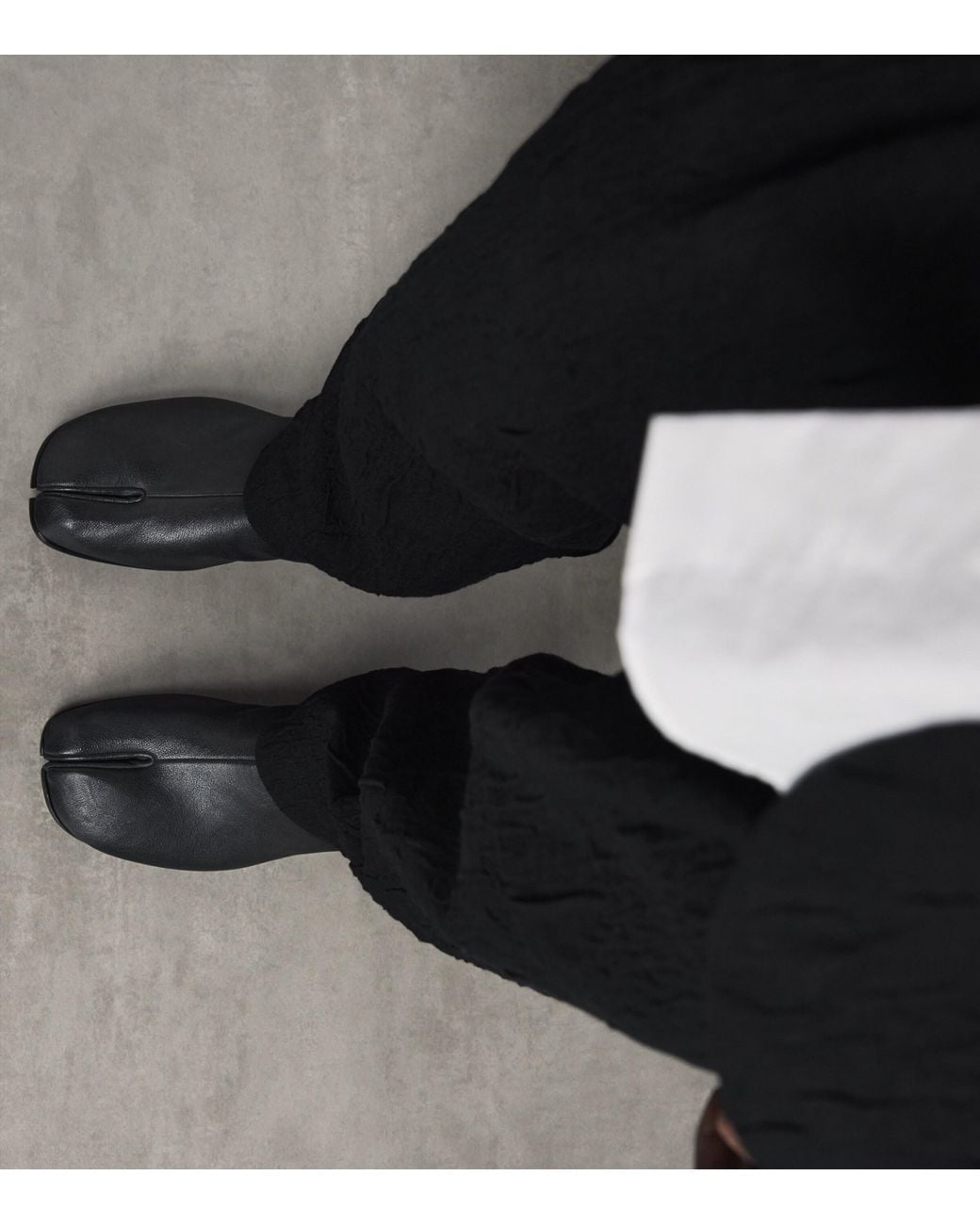 Maison Margiela Black Leather Tabi Ankle Boots 30