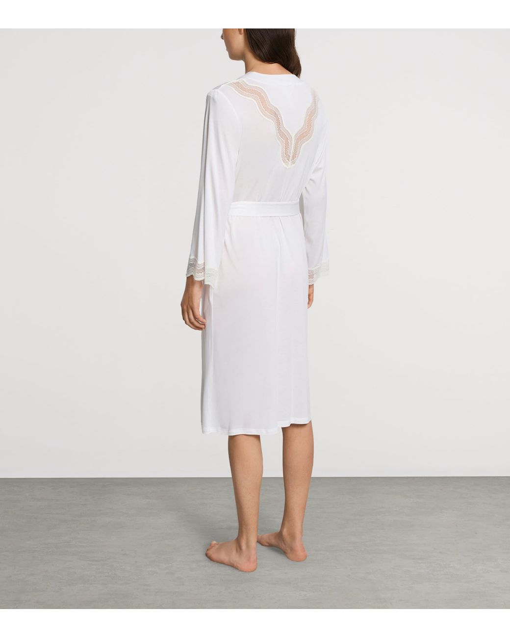 Hanro Raffael Robe Hanro Modal Lace-Trim Robe in White | Lyst