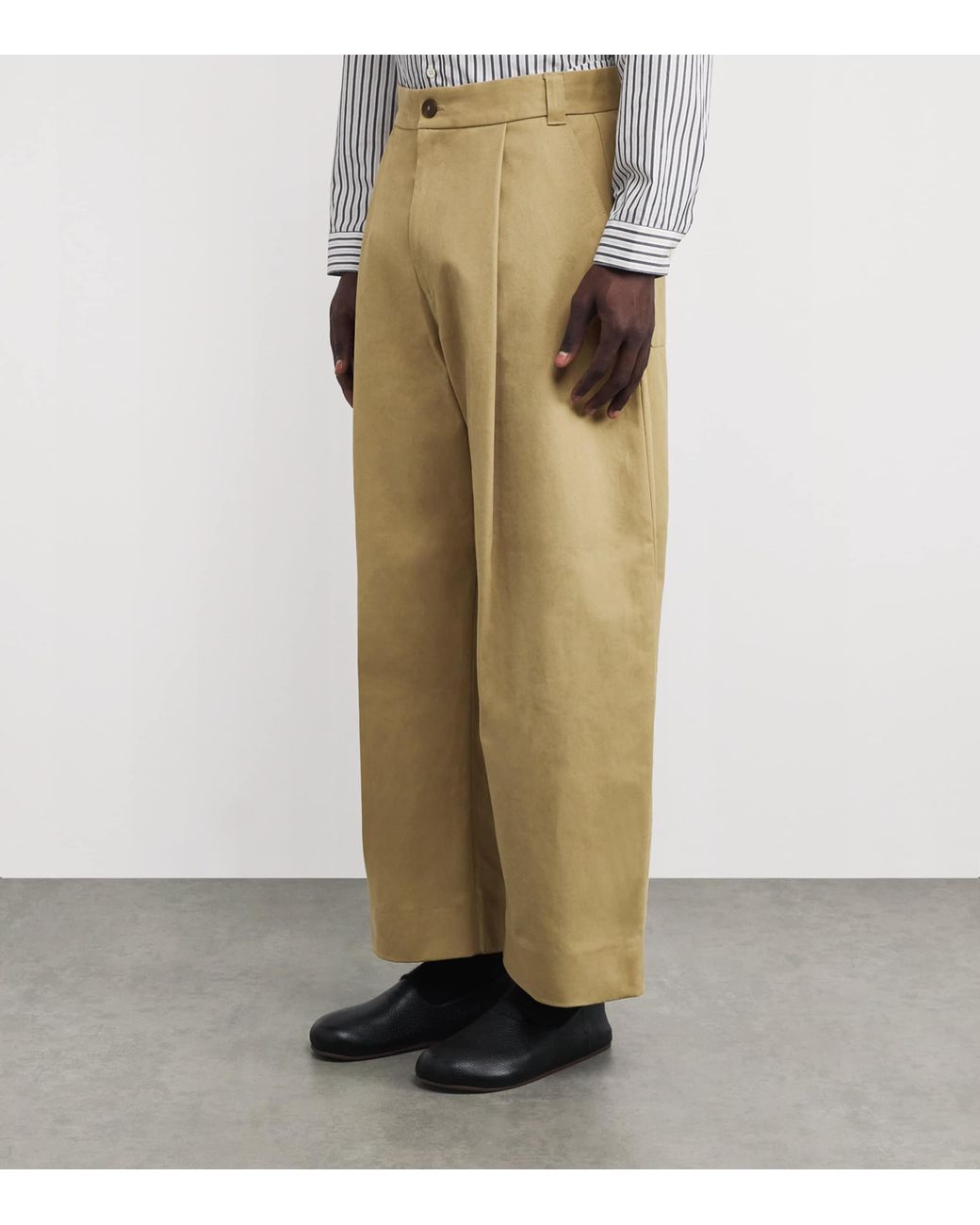 Studio Nicholson Natural Cotton Pleated Sorte Trousers for men