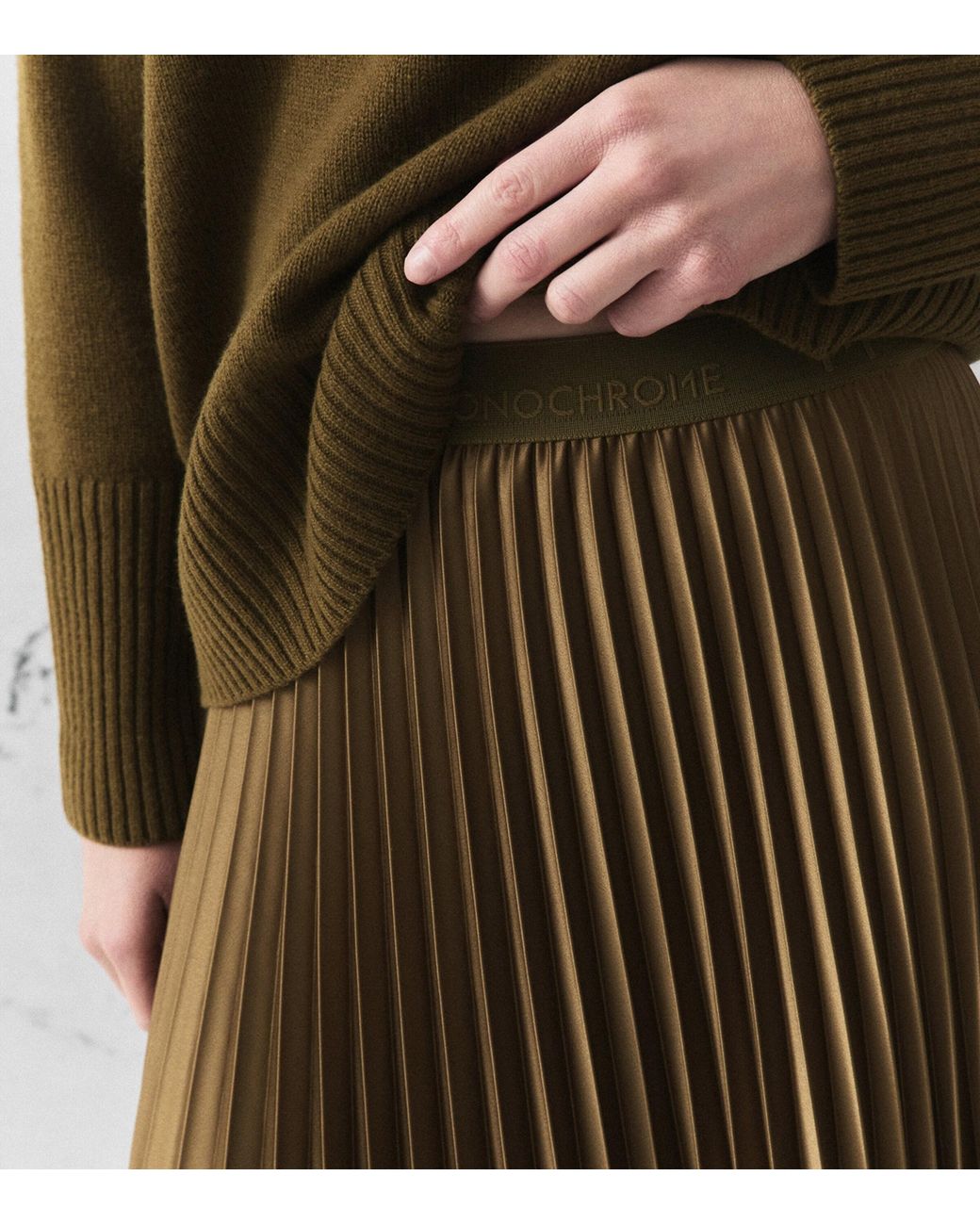 Marella Green Satin Pleated Midi Skirt